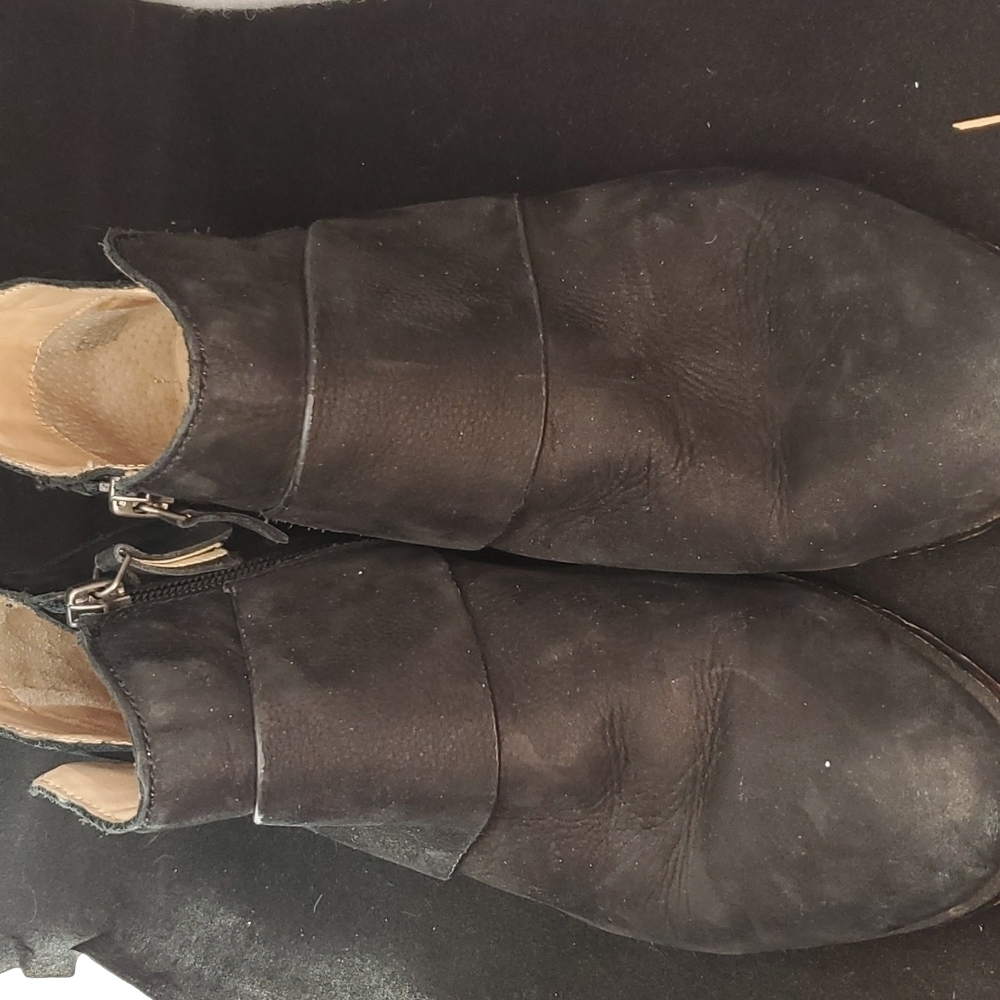 Susina Booties SZ 7